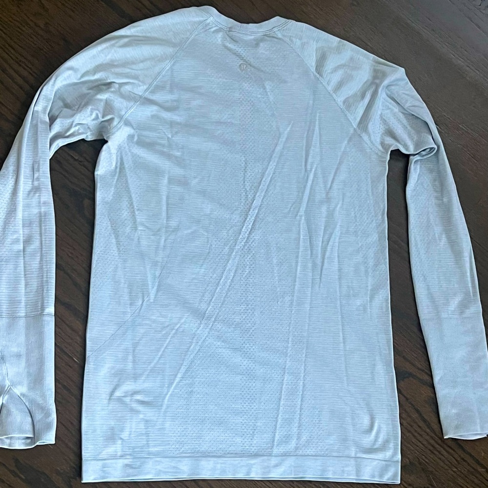 Lululemon swiftly tech long sleeve size 8 blue